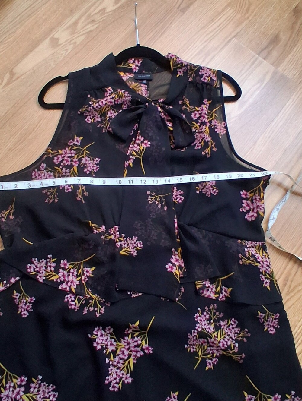 Who What Wear Black Maxi Dress with Pink Floral Print and Tie Neck - Picture 4 of 9